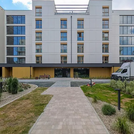 Appartement Comfortable In With Balcony And Underground Parking By Renters
